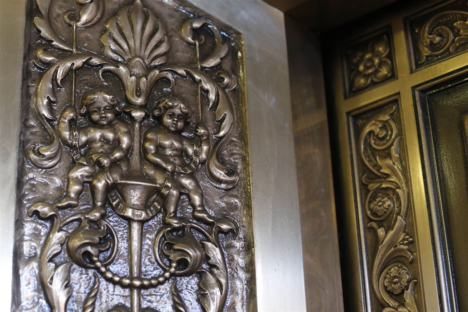 A Closer Look: Ellicott Square Building
